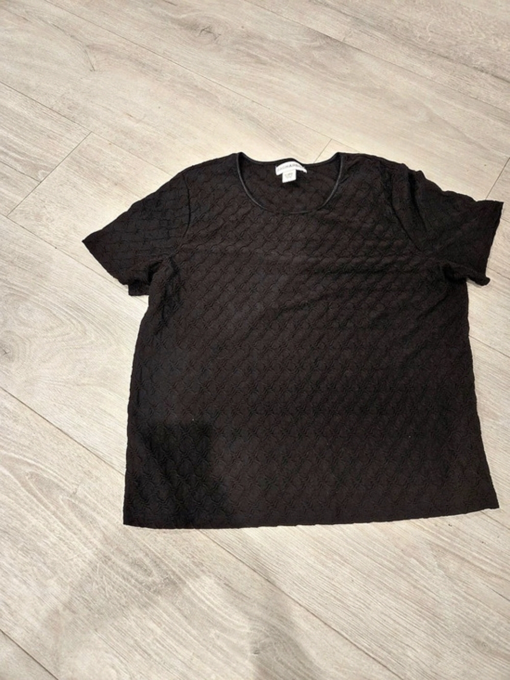 Sag Harbor Textured Short Sleeve Top in Black Size XL Like New